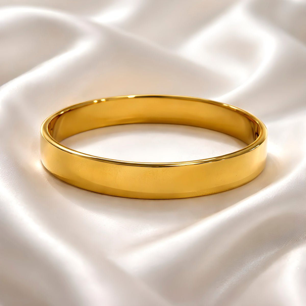 Klassisch-Zeitloser Armreif 10mm – Edelstahl vergoldet Gelbgold | Sucre Fine Jewelry