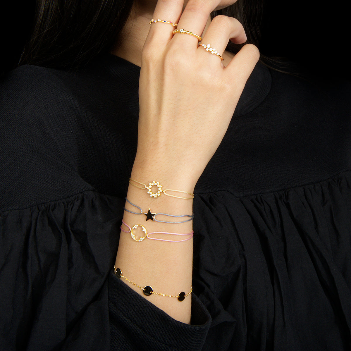 Ring Stones Gelbgold vergoldet getragen | Sucre Fine Jewelry