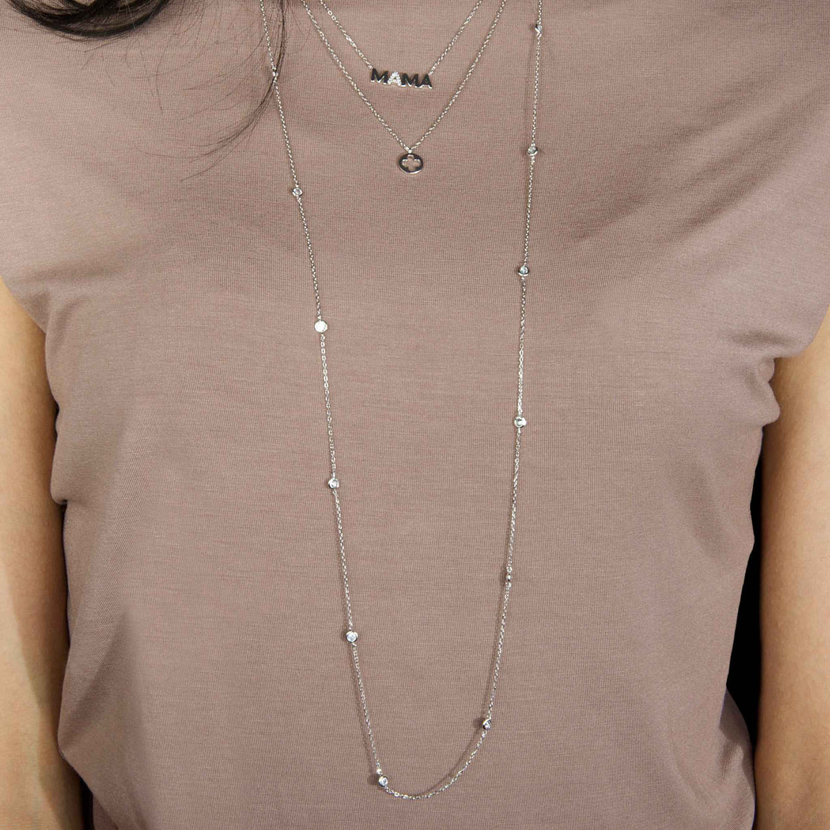 Halskette Mama Gelbgold vergoldet getragen | Sucre Fine Jewelry