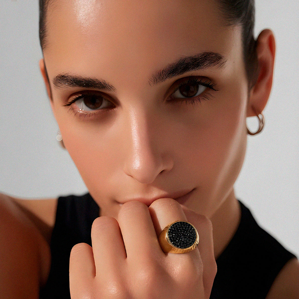 Statement-Ring Black Stones – Edelstahl vergoldet | Sucre Fine Jewelry