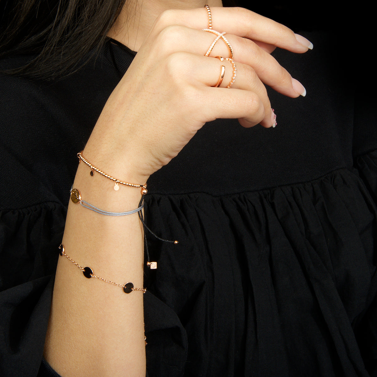 Glücksarmbändchen Sprinkle Roségold vergoldet am Handgelenk getragen | Sucre Fine Jewelry