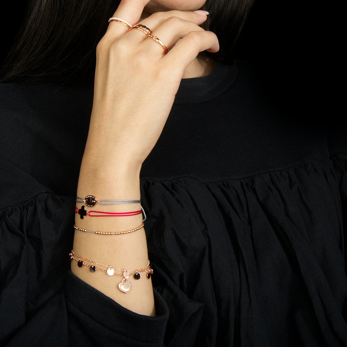 Ring Wave Sterling Silber getragen | Sucre Fine Jewelry