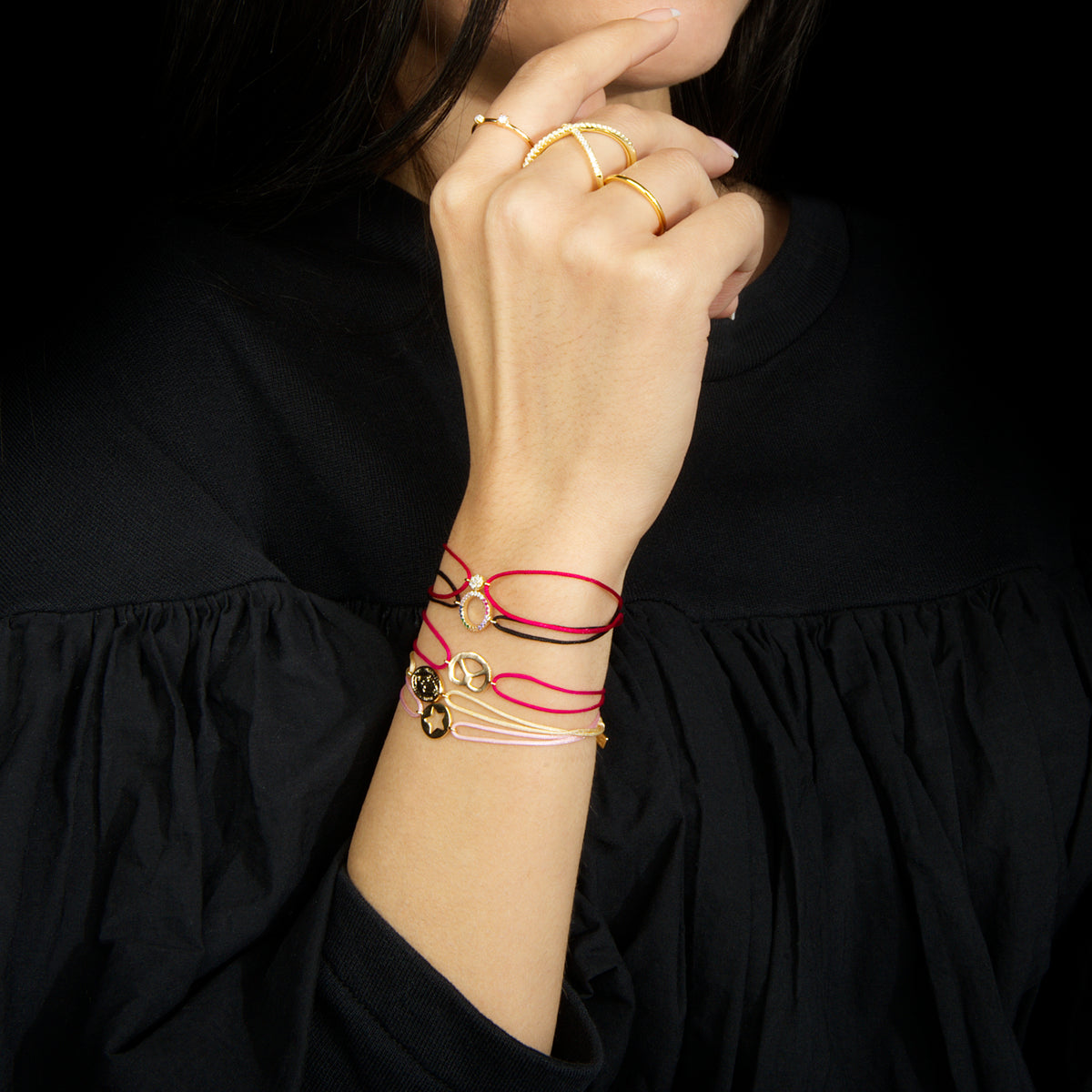 Glücksarmbändchen Brezn Roségold vergoldet am Handgelenk getragen | Sucre Fine Jewelry