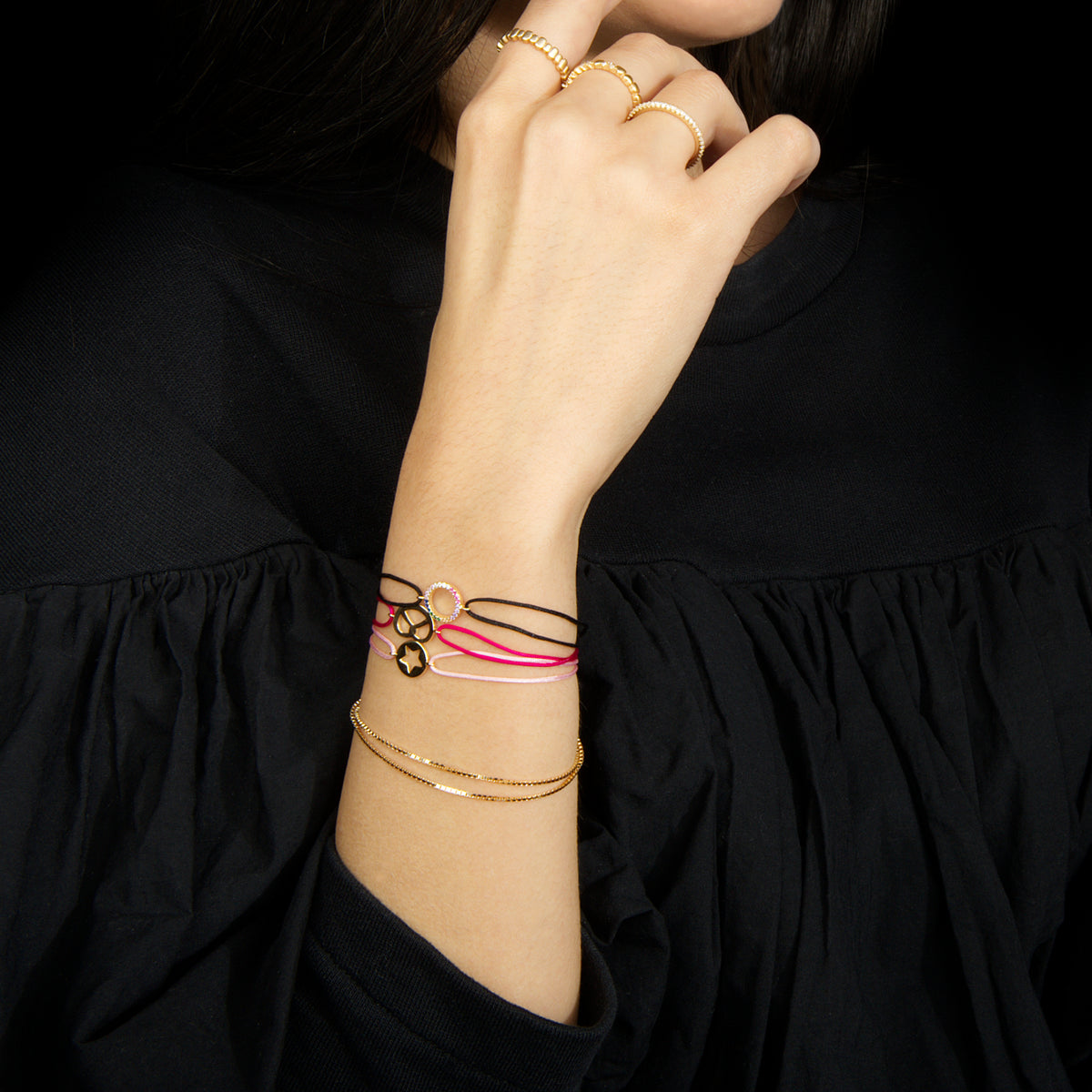 Armkette Box Chain Layering Gelbgold vergoldet am Handgelenk getragen | Sucre Fine Jewelry