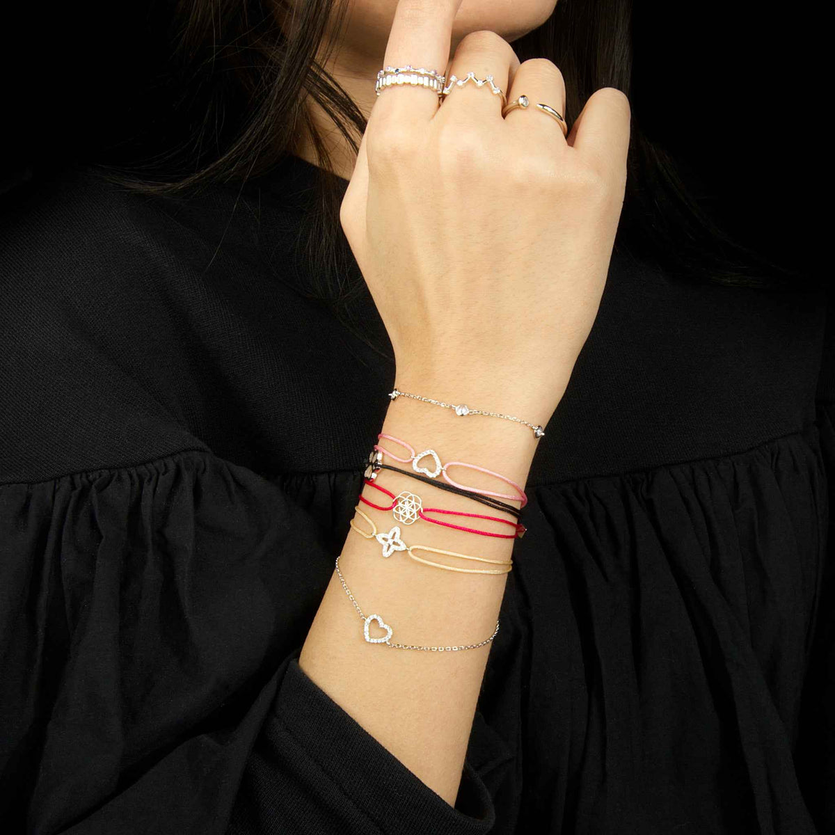 Armkette Herz mit Zirkonia getragen am Handgelenk – 925 Sterling Silber | Sucre Fine Jewelry