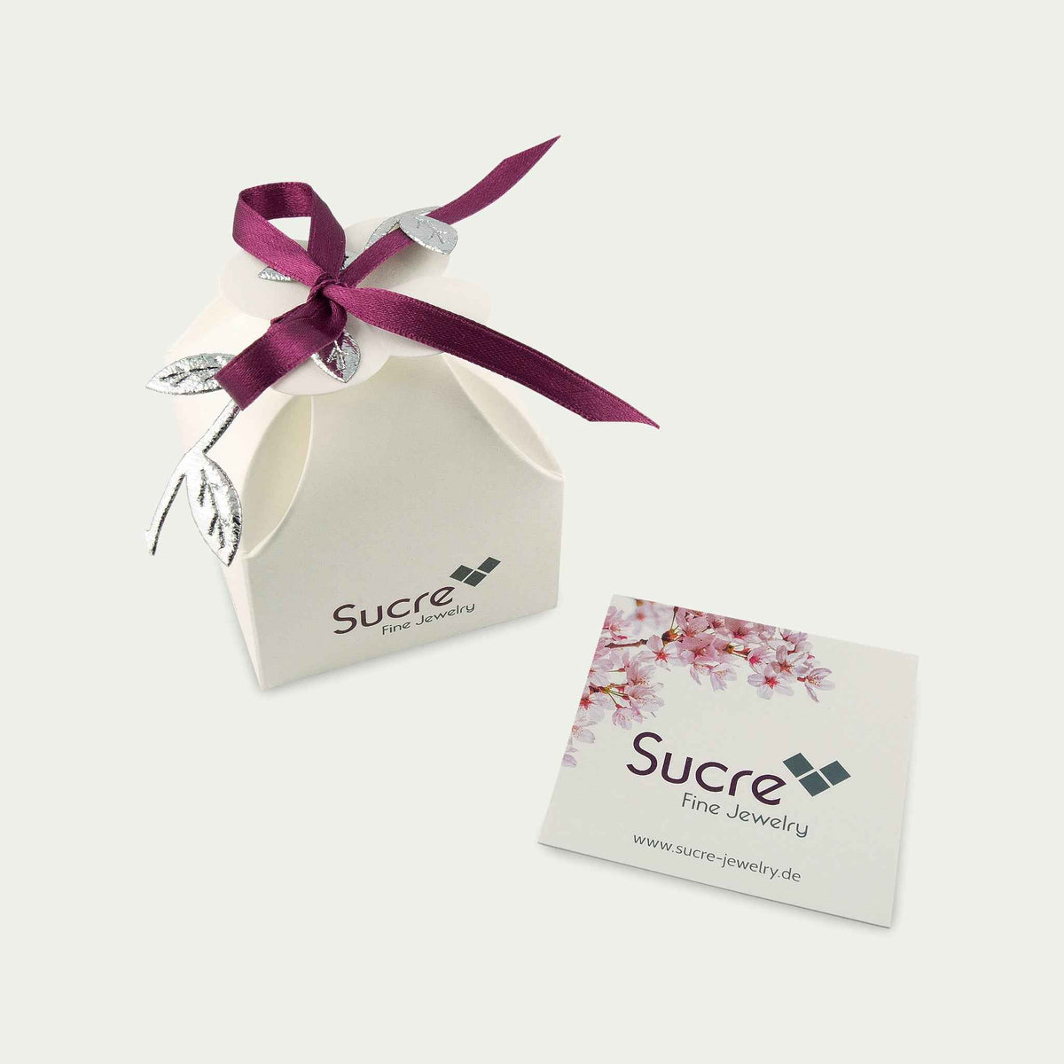 Halskette Madonna und Kreuzen Gelbgold vergoldet in Geschenkverpackung | Sucre Fine Jewelry