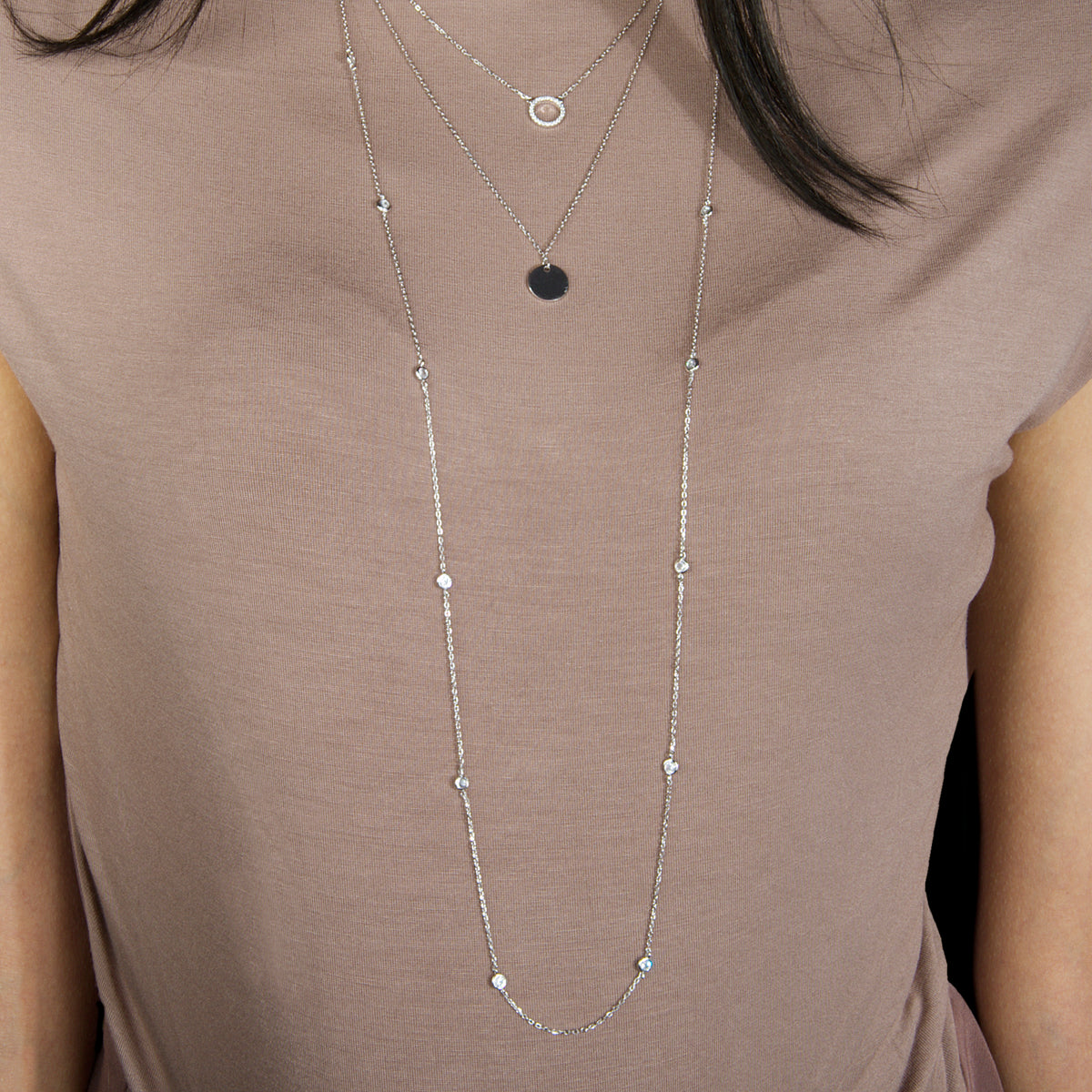 Halskette Endless Glam Crystal Gelbgold vergoldet getragen | Sucre Fine Jewelry