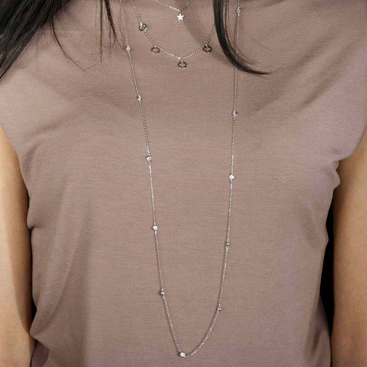 Halskette Disc Clover Roségold vergoldet getragen | Sucre Fine Jewelry