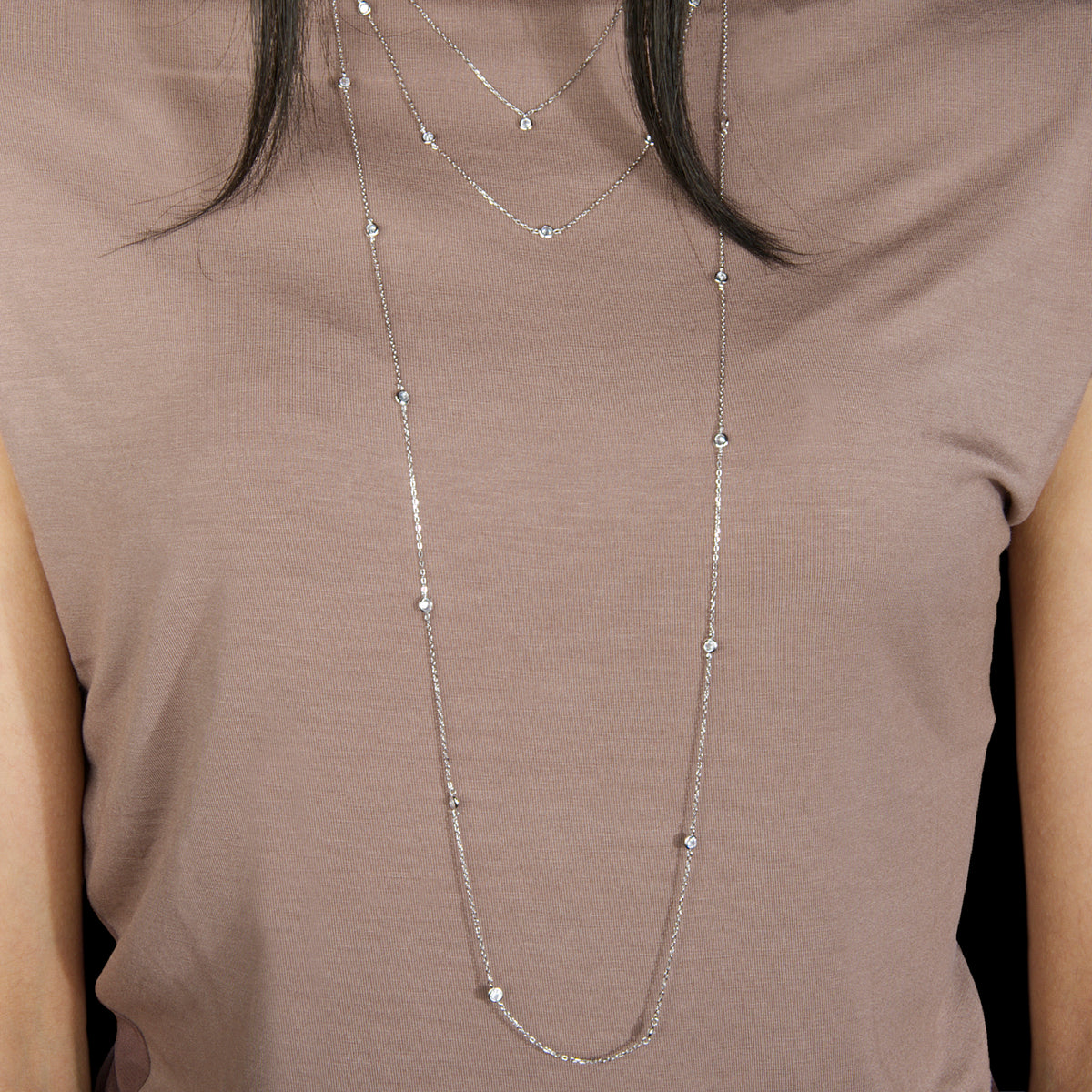 Halskette Endless Glam Crystal Gelbgold vergoldet getragen | Sucre Fine Jewelry