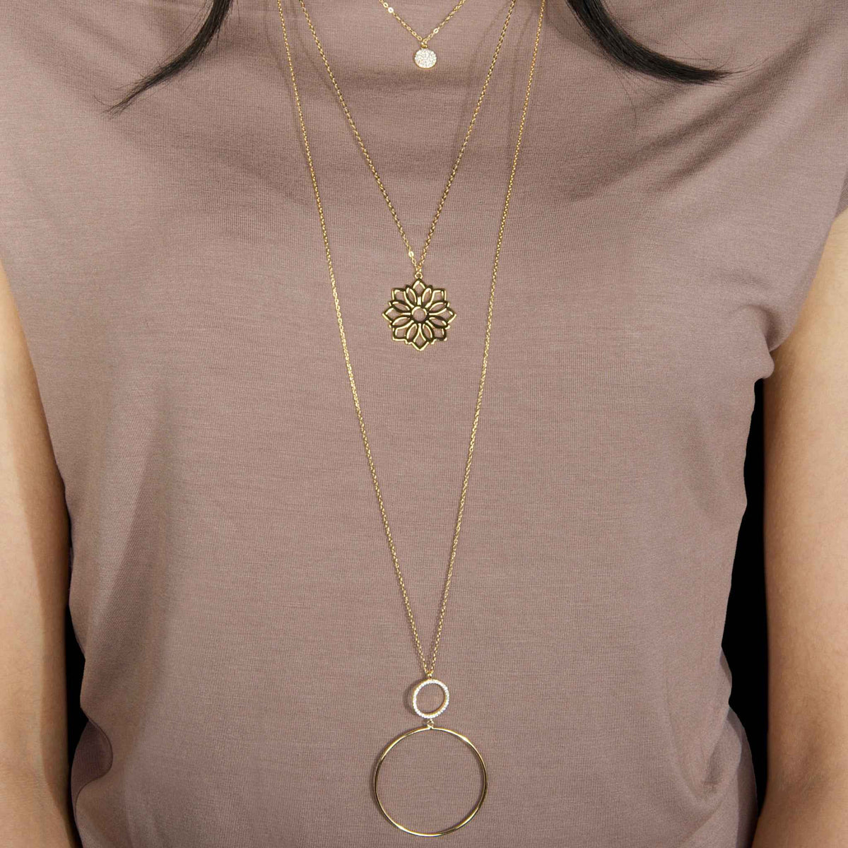 Halskette Big Circle Roségold vergoldet getragen | Sucre Fine Jewelry