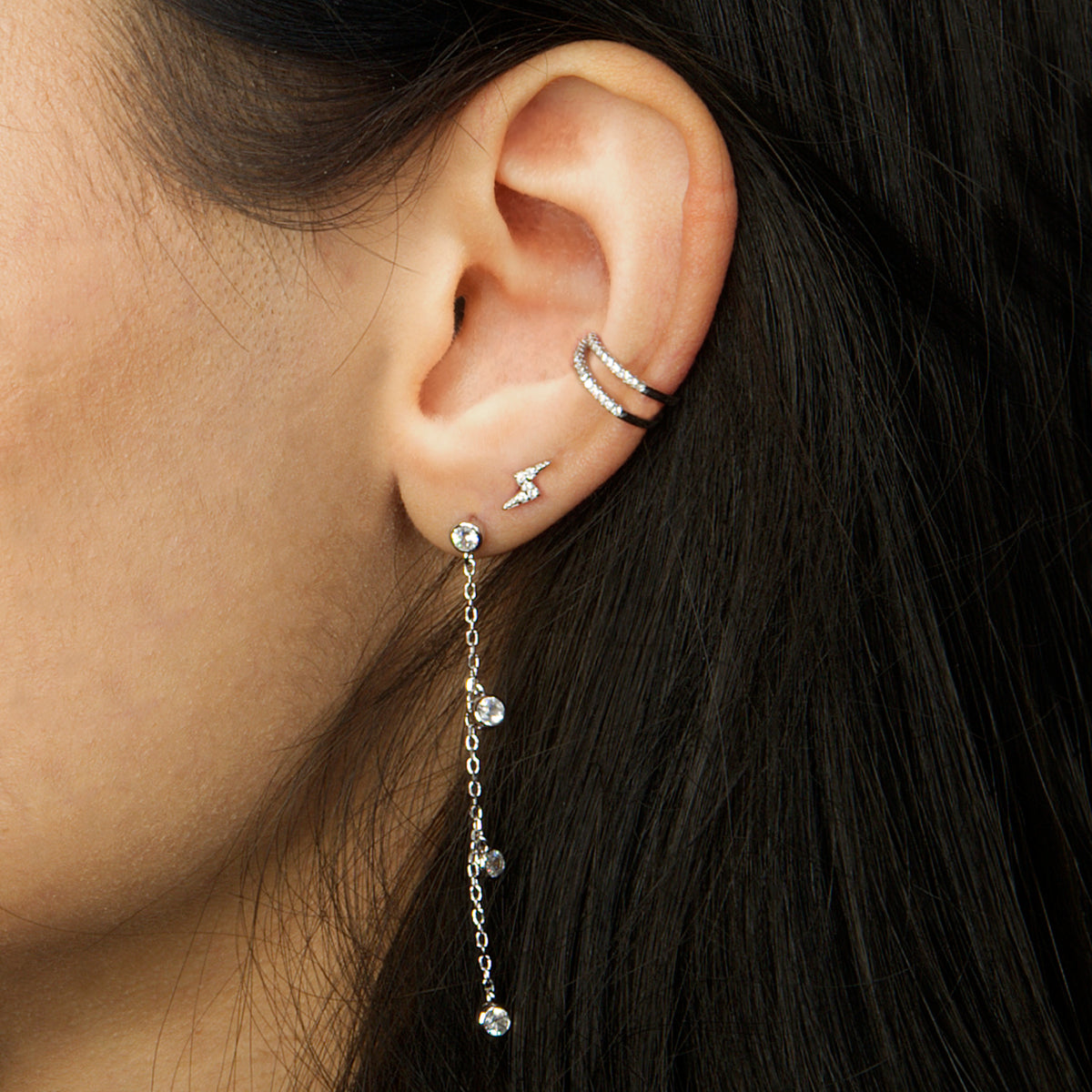 Ohrstecker Glam Roségold vergoldet am Ohr getragen | Sucre Fine Jewelry