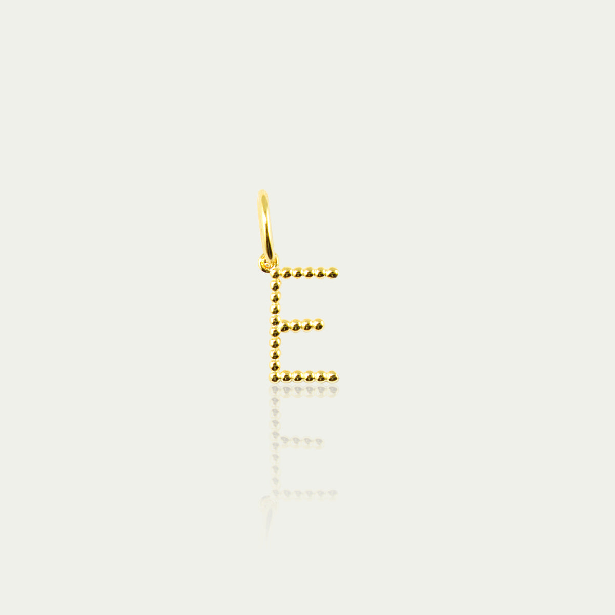 Buchstabe E Anhänger mit kleinen Kugeln – 925 Sterling Silber 18K Gelbgold vergoldet | Sucre Fine Jewelry