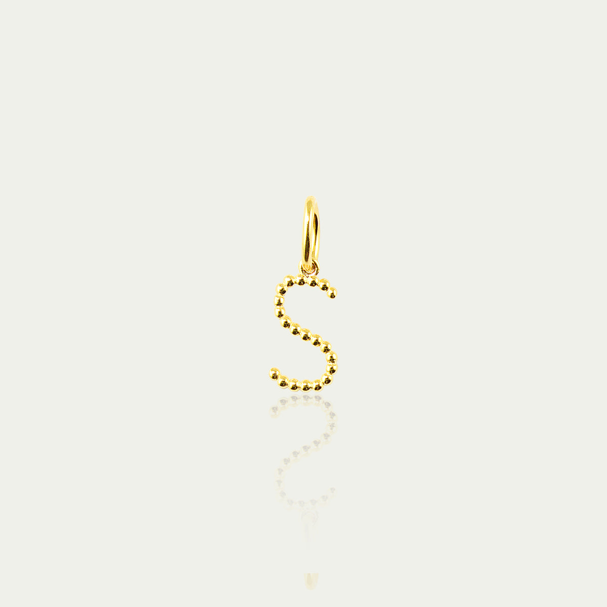 Buchstabe S Anhänger mit kleinen Kugeln – 925 Sterling Silber 18K Gelbgold vergoldet | Sucre Fine Jewelry