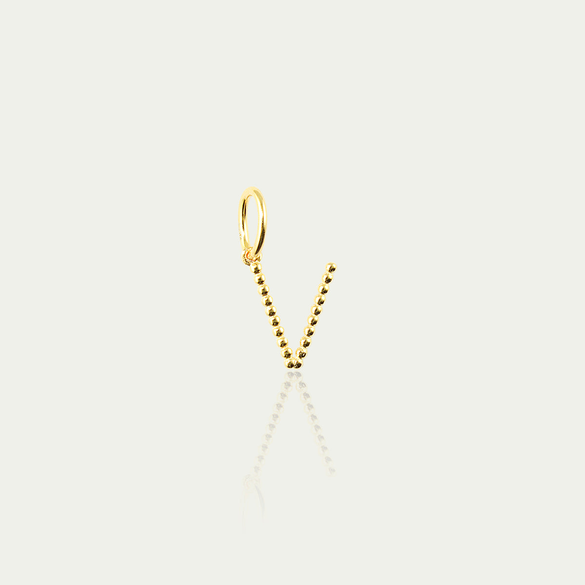 Buchstabe V Anhänger mit kleinen Kugeln – 925 Sterling Silber 18K Gelbgold vergoldet | Sucre Fine Jewelry
