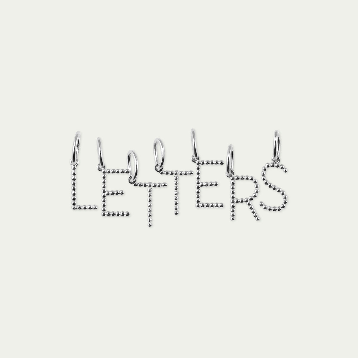 Buchstaben Anhänger mit kleinen Kugeln – 925 Sterling Silber | Sucre Fine Jewelry