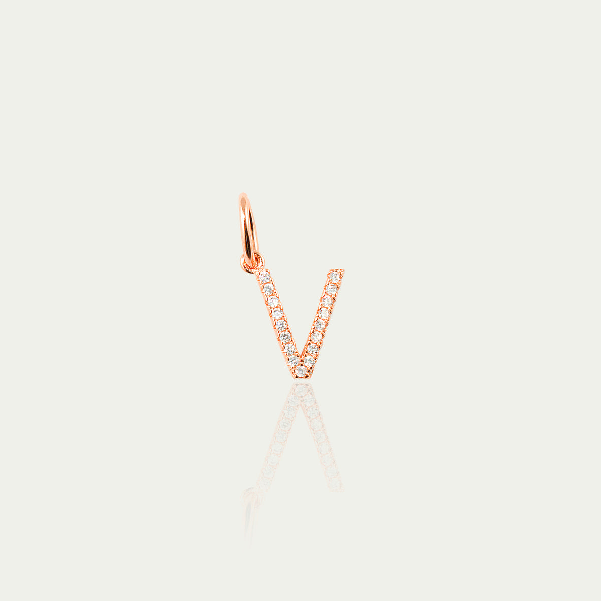 Buchstabe V Anhänger mit Zirkonia – 925 Sterling Silber 18K Roségold vergoldet | Sucre Fine Jewelry