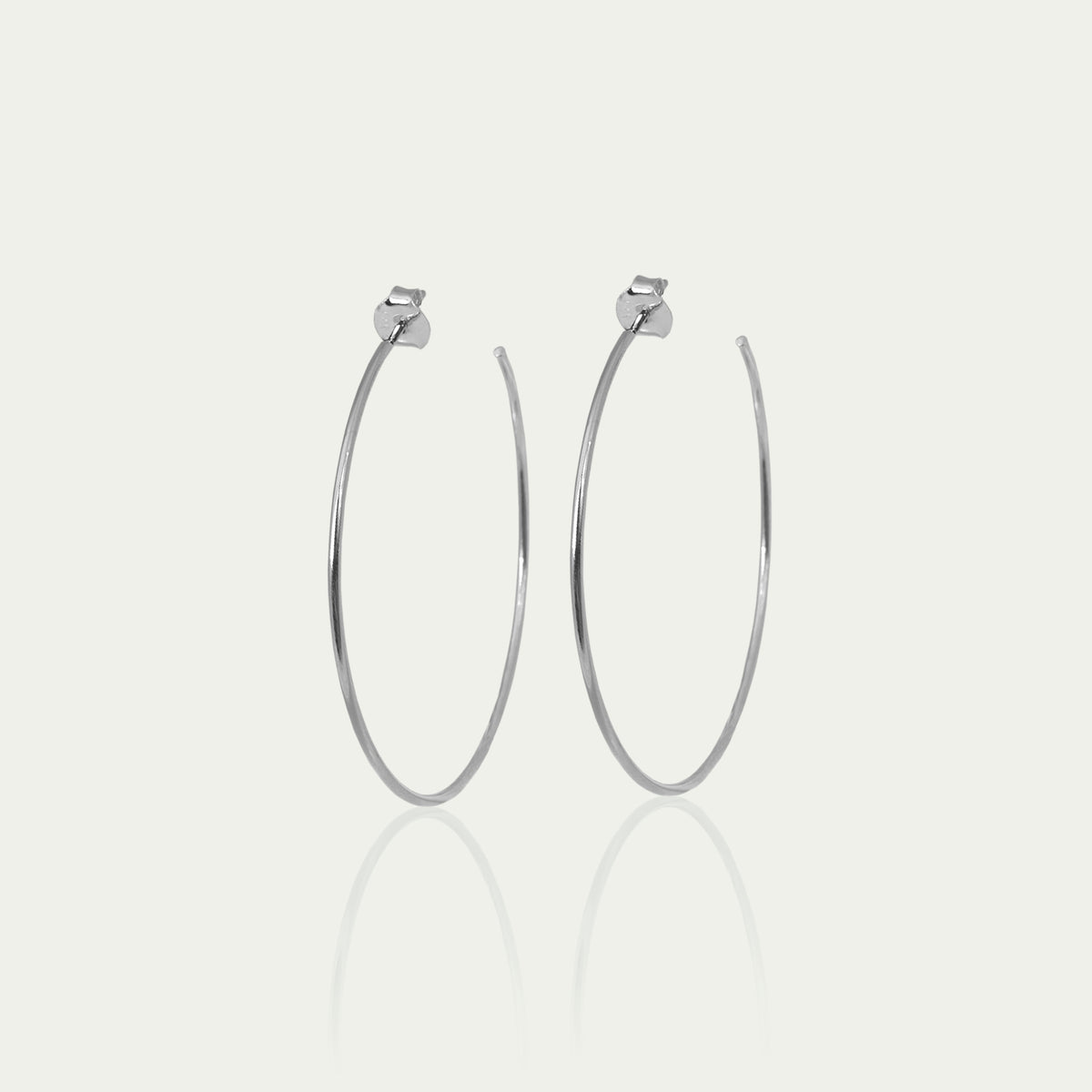 Creole Basic mit Stecker, Sterling Silber, 5,0 cm Durchmesser – 925 Silber rhodiniert – Sucre Fine Jewelry