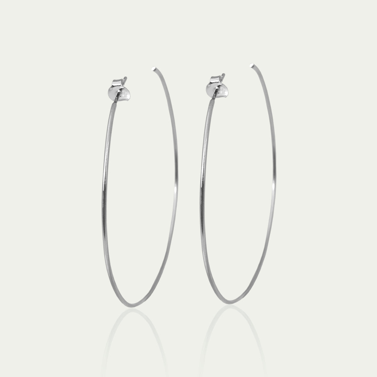 Creole Basic mit Stecker, Sterling Silber, 7,0 cm Durchmesser – 925 Silber rhodiniert – Sucre Fine Jewelry