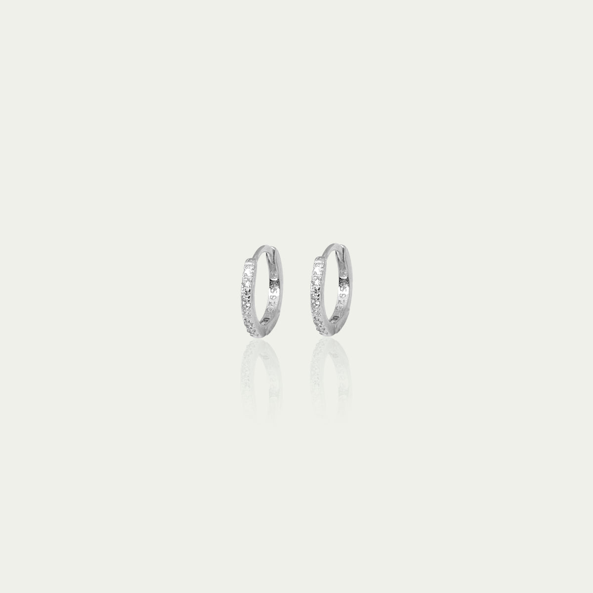 Klappcreole Mini Glam, Sterling Silber, 1,0 cm Durchmesser – 925 Silber rhodiniert – Sucre Fine Jewelry