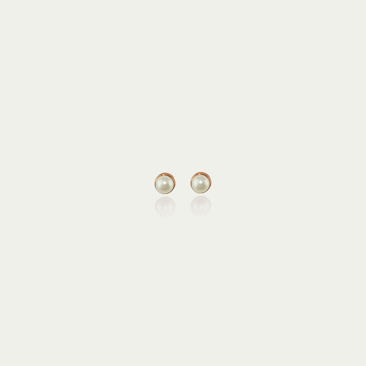 Ohrstecker Perle Rund gefasst – 925 Sterling Silber 18K Roségold vergoldet | Sucre Fine Jewelry